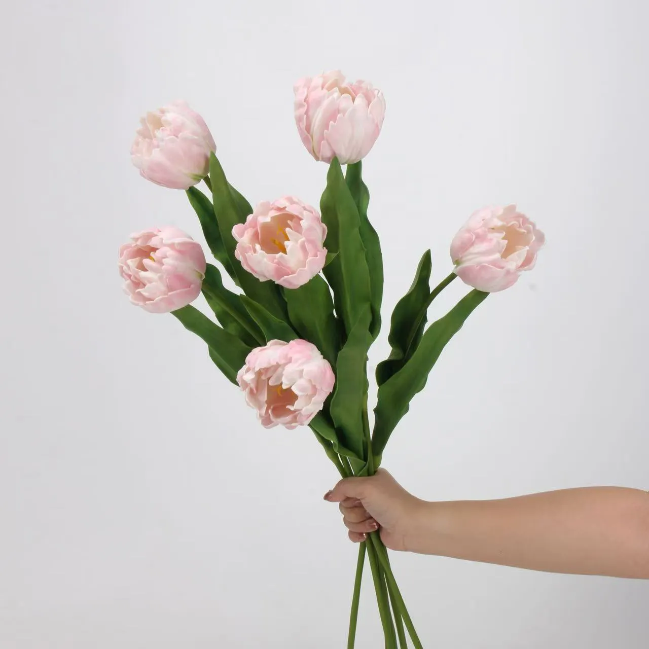 Solutions of outdoor silk hanging flower baskets