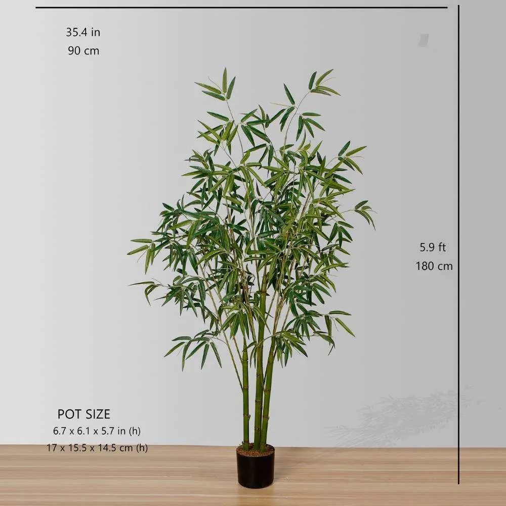 인공 대나무 화분에 식물